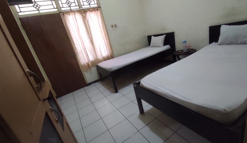 Basic Twin Room