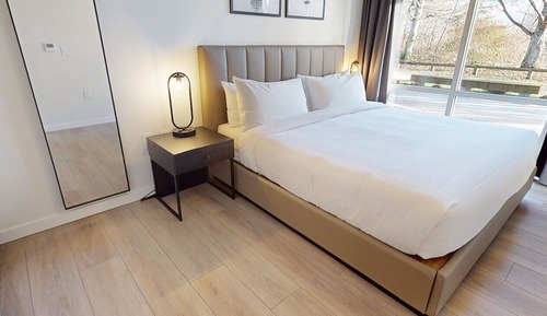 Accessible One Bedroom Suite