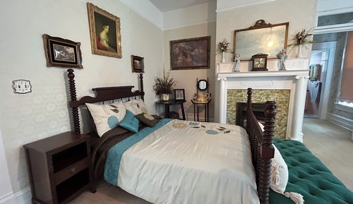 Bridal suite