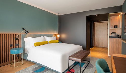 Deluxe Room, 1 King Bed, Non Smoking, City View