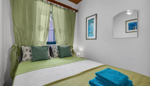 Apartment (Three Bedroom Apartment with Balcony)