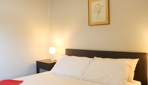 Queen Room, Shared Bathroom