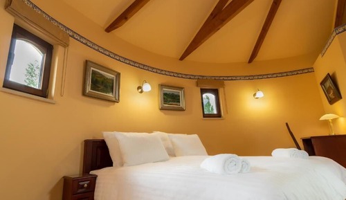 Grand Villa