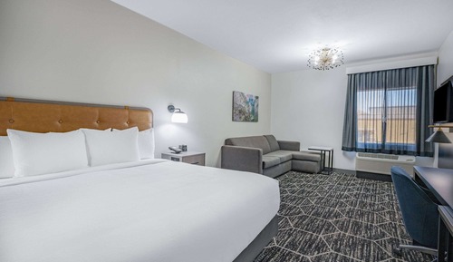 Suite, 1 King Bed, Non Smoking (Mobility/Hearing, Bathtub w/Grab Bars)