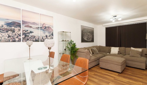 House, Ensuite