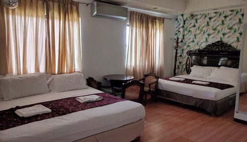 Family Room, Multiple Beds, Non Smoking, Lake View