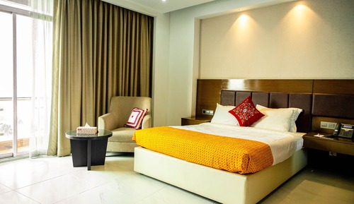 Family Single Room