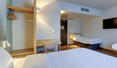 Classic Quadruple Room