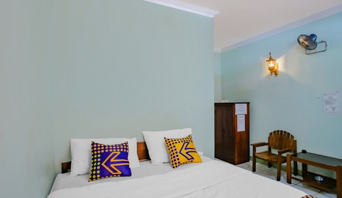 Economy Triple Room