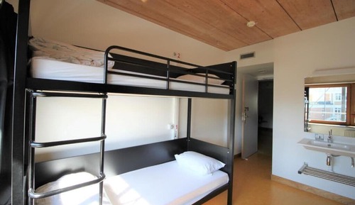 Deluxe Shared Dormitory, Women only (with shower - 2 pers)