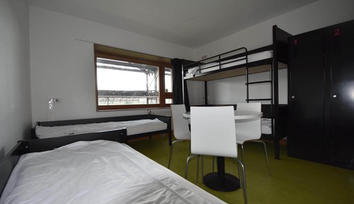 Shared Dormitory, Men only, Shared Bathroom (Bed in 4)