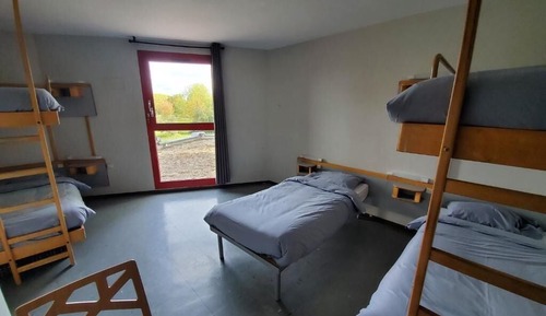 Private Room 5 Beds with Bathroom