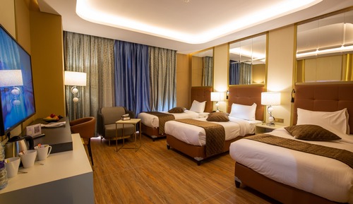 Luxury Triple Room, Mountain View