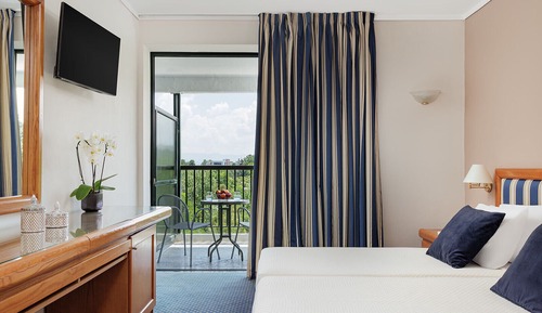 Superior Room, 3 Twin Beds, City View