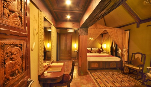 Presidential Suite, 1 King Bed, Patio, Lake View