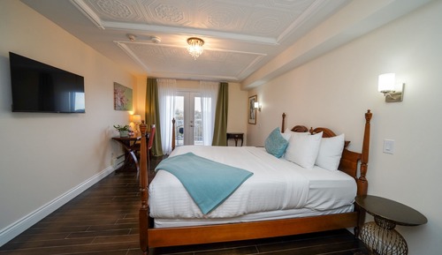 Deluxe Suite, 2 Bedrooms, Balcony, River View