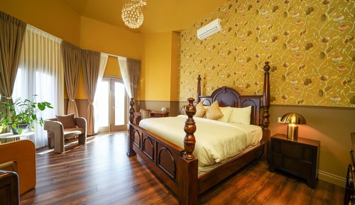 Queen Deluxe Penthouse