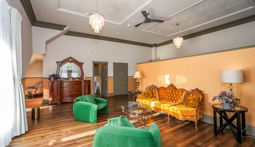 Luxury Penthouse Suite