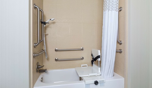Room, 2 Queen Beds, Accessible, Bathtub