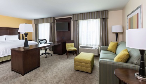 Studio, 1 King Bed, Refrigerator & Microwave