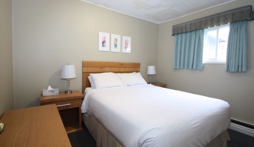 Suite, 1 Bedroom, Kitchen (1 Queen Bed with Sofa-bed)