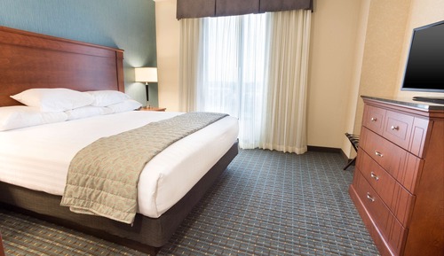 Deluxe Room, 1 King Bed, Refrigerator & Microwave (Upper Floor)