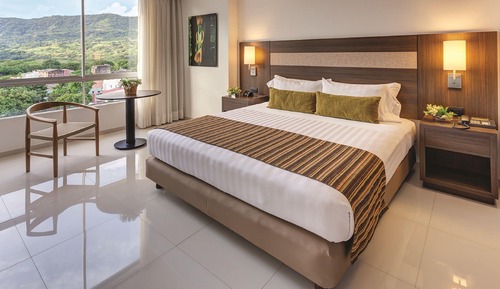Deluxe Room, 1 King Bed