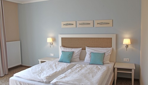 Standard Double Room, Partial Sea View