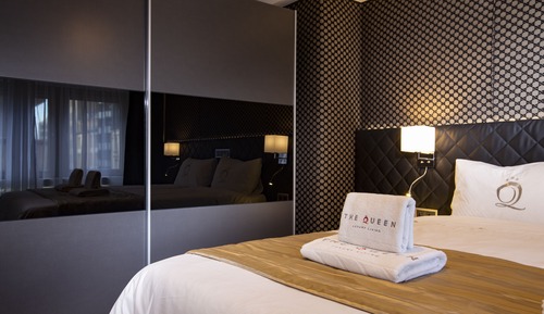 Deluxe Apartment, 1 King Bed, City View