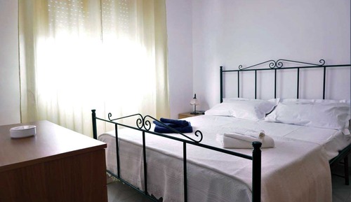 Classic Condo, 2 Bedrooms