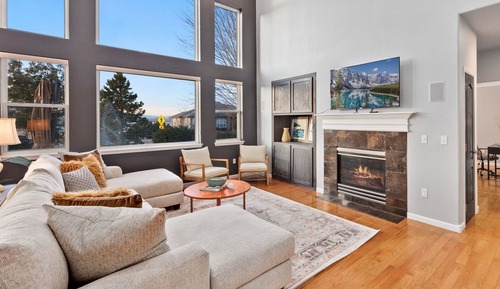 House, Multiple Beds, Patio, Garden View (4700 Valley Oak Drive)