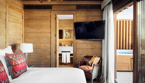 Suite (Lodge, Pool)