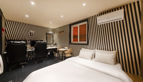 Premium Double Room (Couple PC)