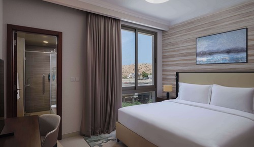 Suite, 3 Bedrooms