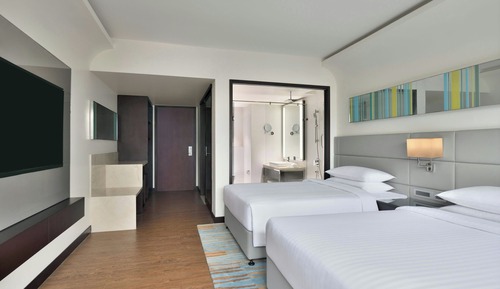 Room, 2 Twin Beds, Hill View
