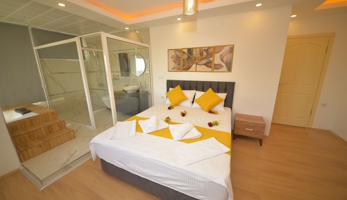 Family Villa, 3 Bedrooms, Sea View, Slope side