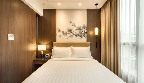 Deluxe View Queen Room