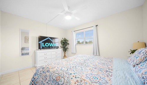Deluxe 1-Bedroom King w/ Kitchen & Sofa Bed