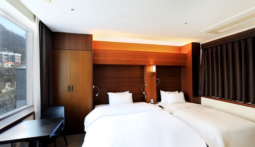 Family Twin Room