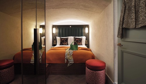 3 Bedroom Vault
