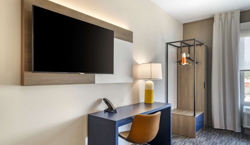 Suite, 1 King Bed with Sofa bed, Accessible, Non Smoking (Roll-in Shower)