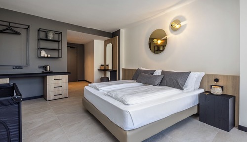 Room, Mountain View