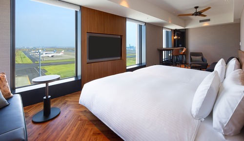 Junior Suite, Multiple Beds, Non Smoking, Airport View (For 2 people)