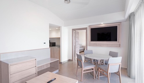 Luxury Presidential Beach front One Bedroom Suite Diamond Club