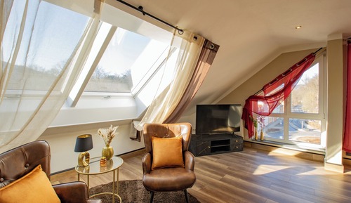 Deluxe Studio Suite