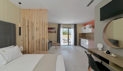 Superior Double Room, 1 Double Bed with Sofa bed, Mountain View, Ground Floor