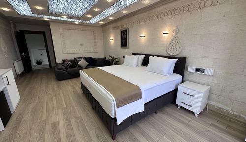Deluxe Room, 1 Bedroom, Lake View