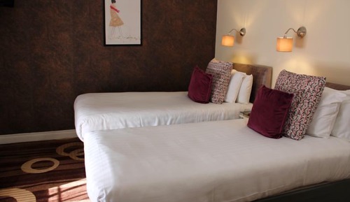 Standard Twin Room