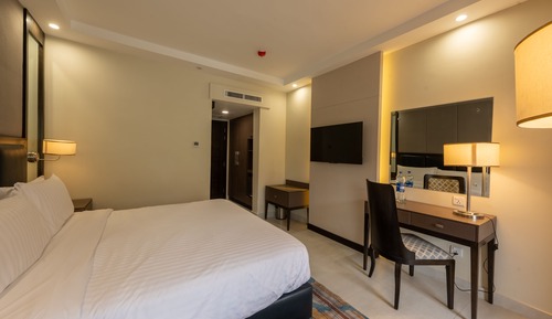 Deluxe Room, 1 King Bed