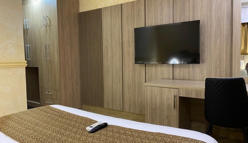 Deluxe Room, 1 King Bed